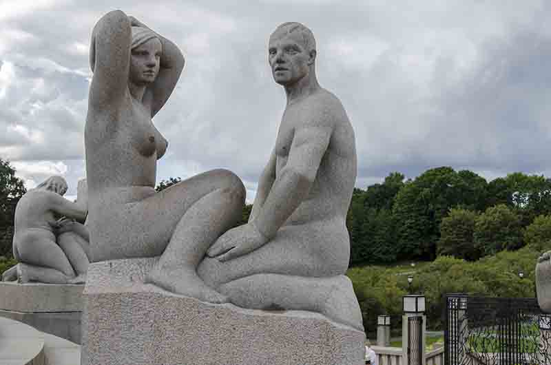 81 - Noruega - Oslo - parque Vigeland - El Monolito - escultura